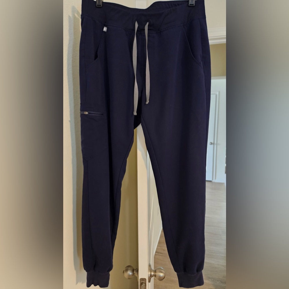 Figs Women’s  Zamora Jogger Scrub Pants - Navy